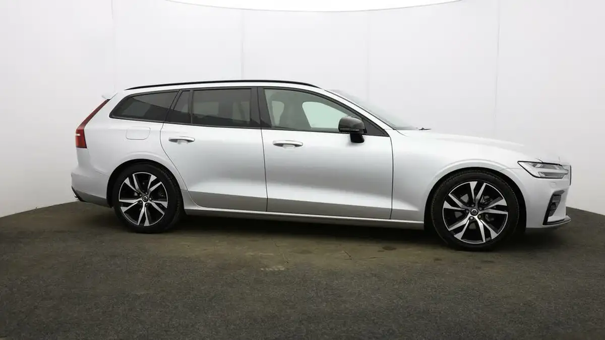 2020-volvo-v60-20-b4-r-design-big-7