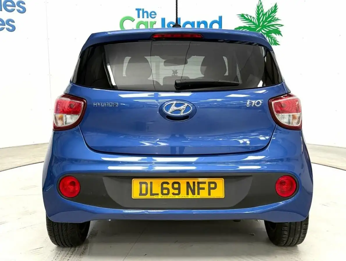 2019-hyundai-i10-10-play-big-6