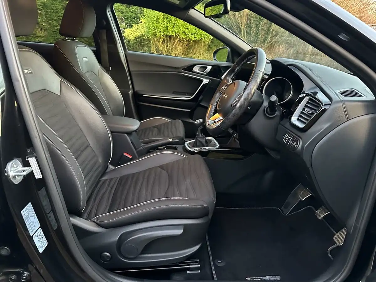 2022-kia-ceed-15-t-gdi-gt-line-big-23
