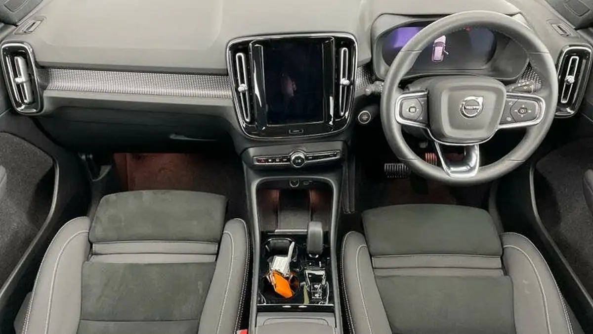 2024-volvo-xc40-20-b4-plus-big-7