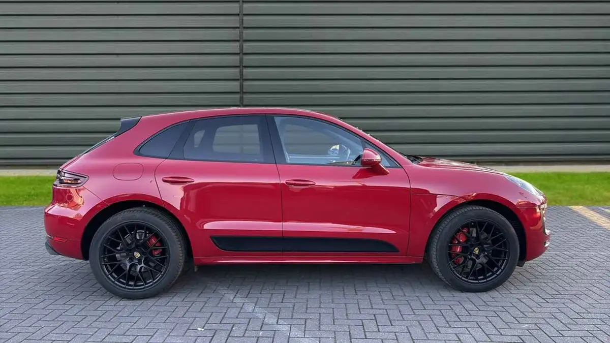 2017-porsche-macan-30-gts-big-1