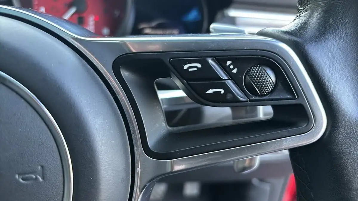 2017-porsche-macan-30-gts-big-25