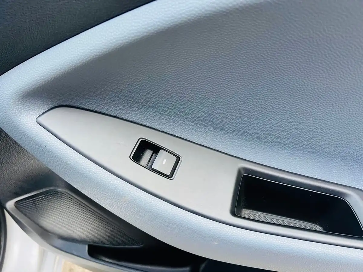 2015-hyundai-i20-14-se-big-44