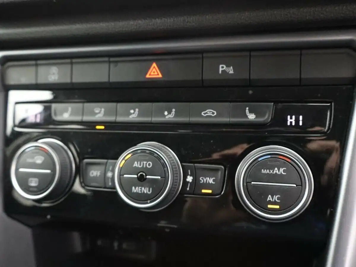 2021-volkswagen-t-roc-15-tsi-active-hatchback-5d-dsg-big-20