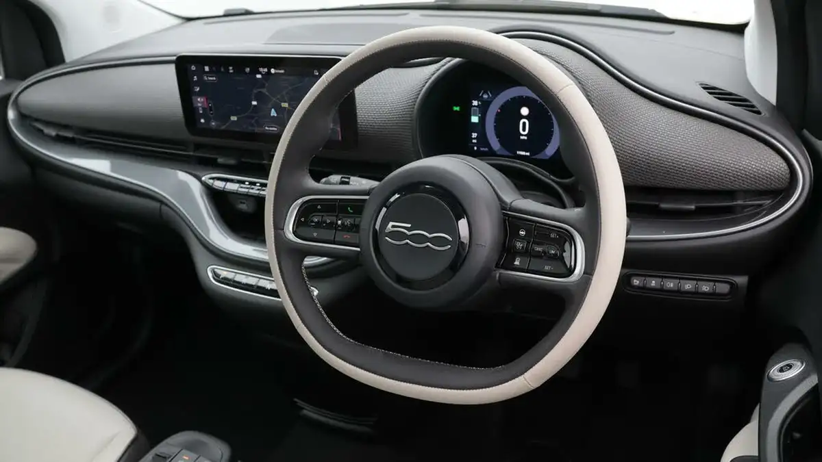 2022-fiat-500-e-la-prima-big-9
