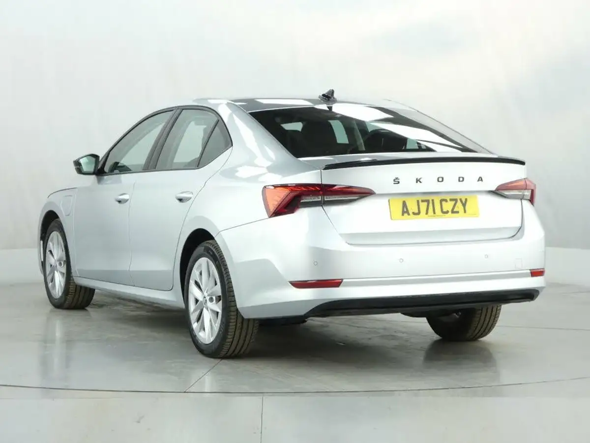2021-skoda-octavia-big-5