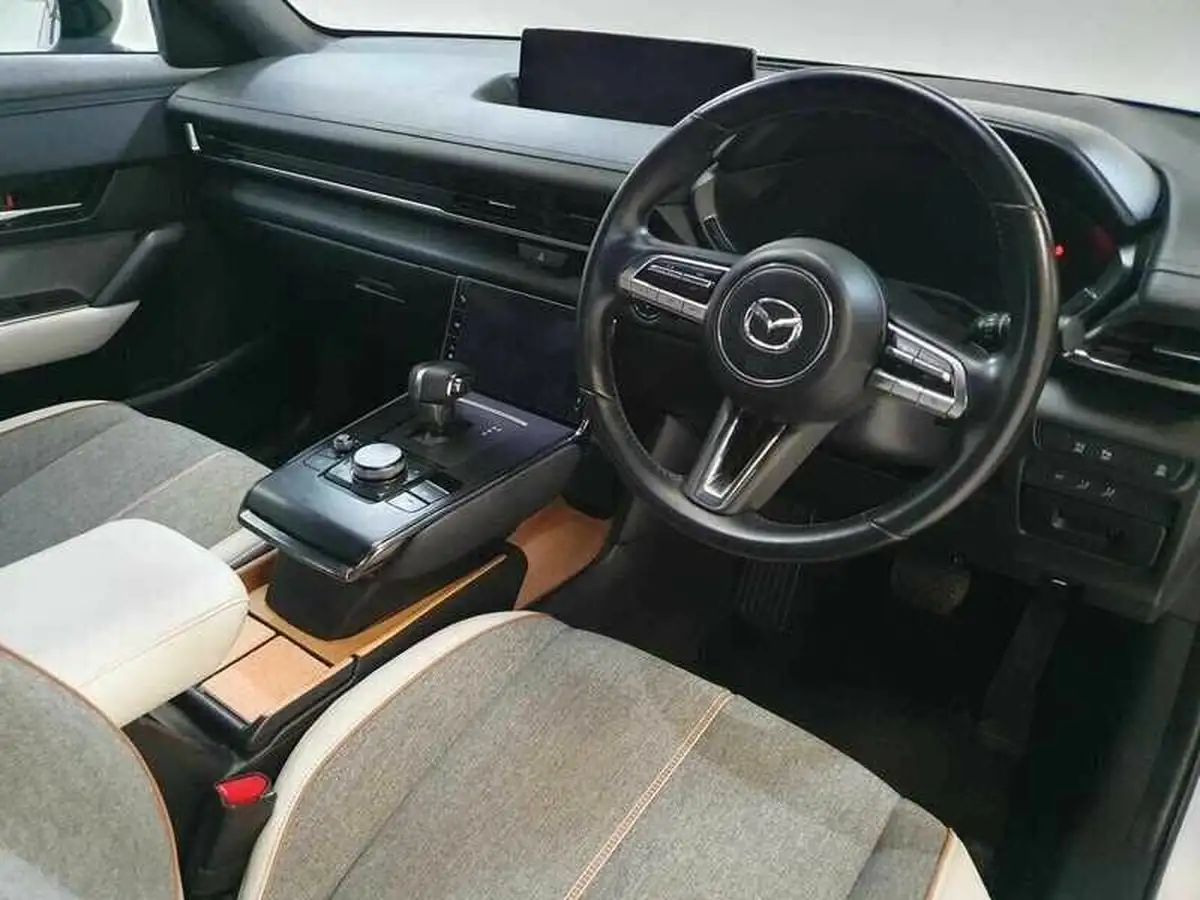 2021-mazda-mx-30-e-sport-lux-big-12