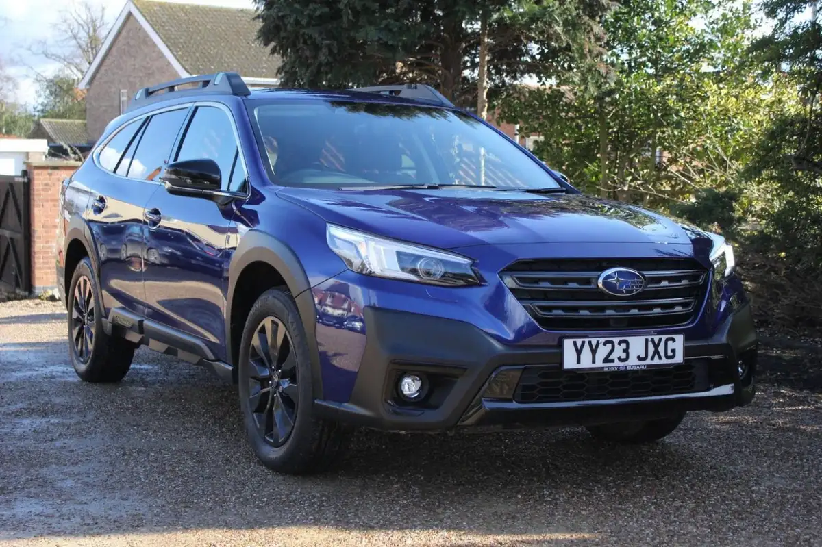 2023-subaru-outback-25i-field-big-40