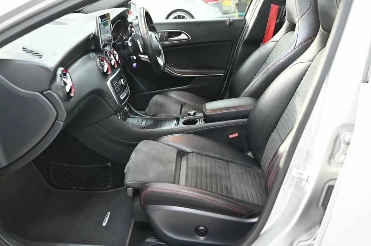 2016-mercedes-benz-a-class-20-a250-amg-premiumss-7g-dct-big-12