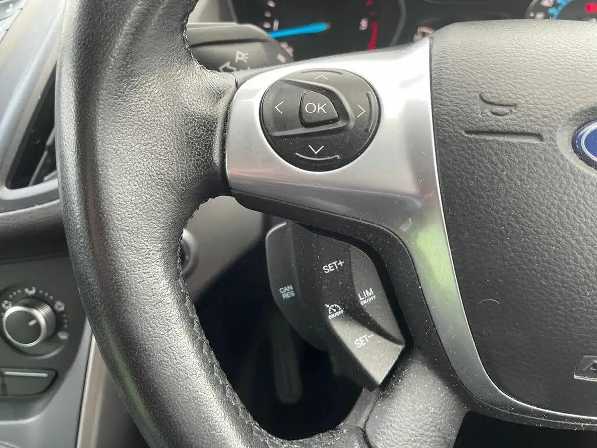 2015-ford-kuga-20tdci-zetec-150ps-big-22