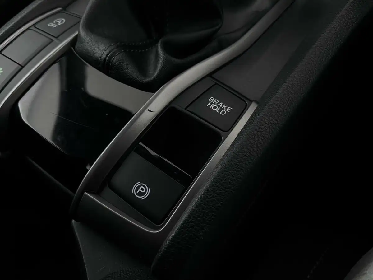 2017-honda-civic-10-vtec-turbo-sr-big-38