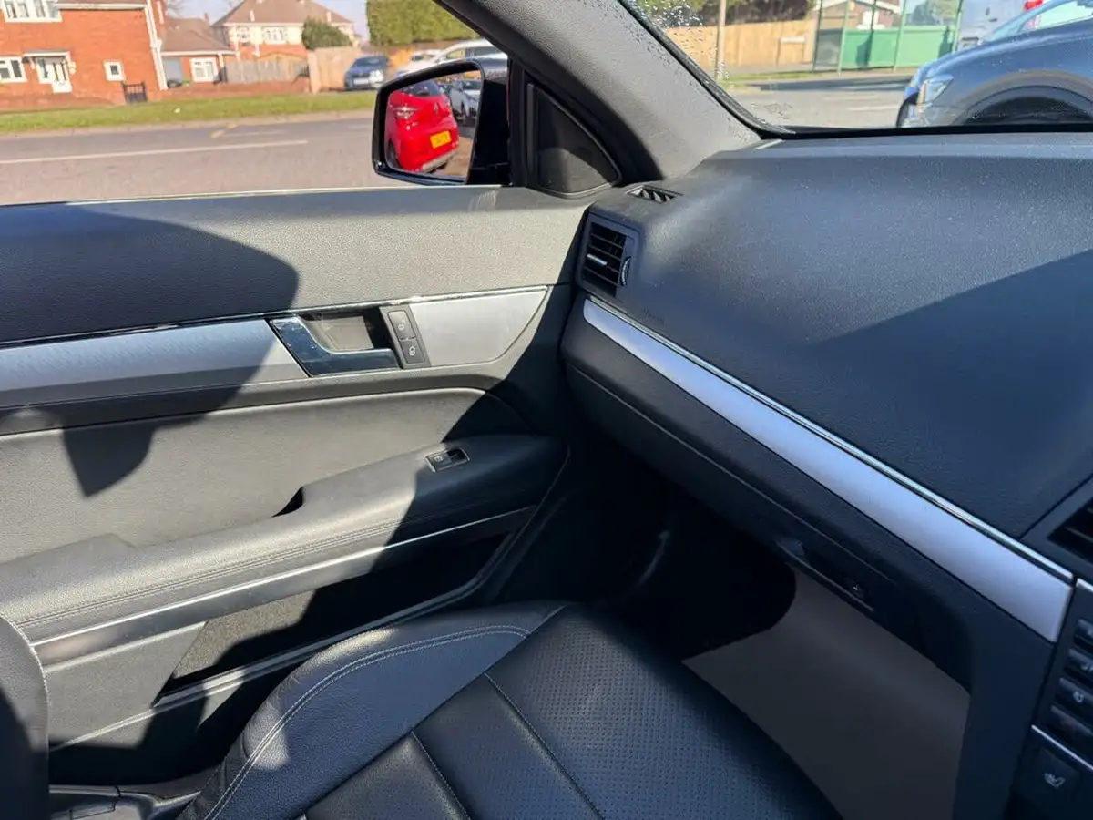 2012-mercedes-benz-e-class-18-e200-sport-184bhp-blueefficiency-cabriolet-2d-7g-tronic-big-37