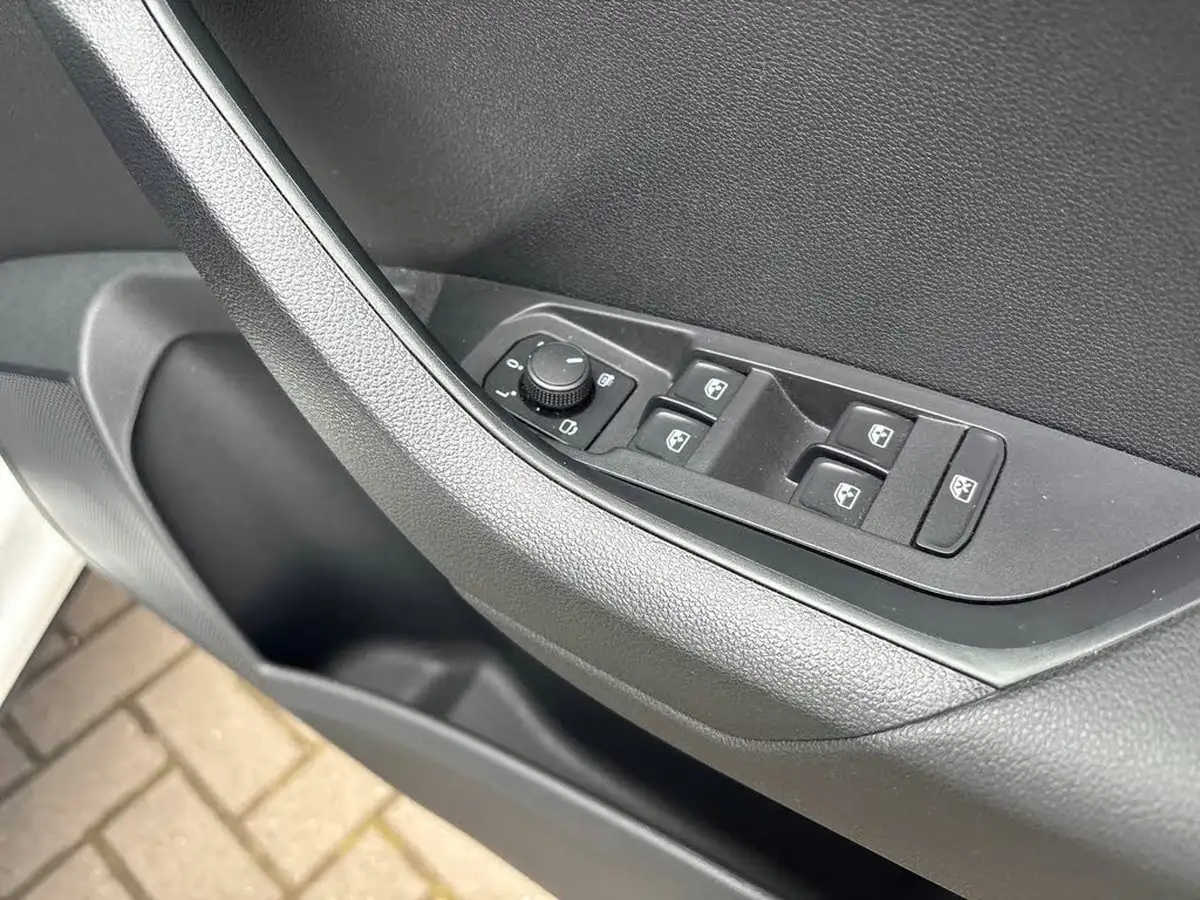 2022-skoda-karoq-15-tsi-se-l-dsg-big-23