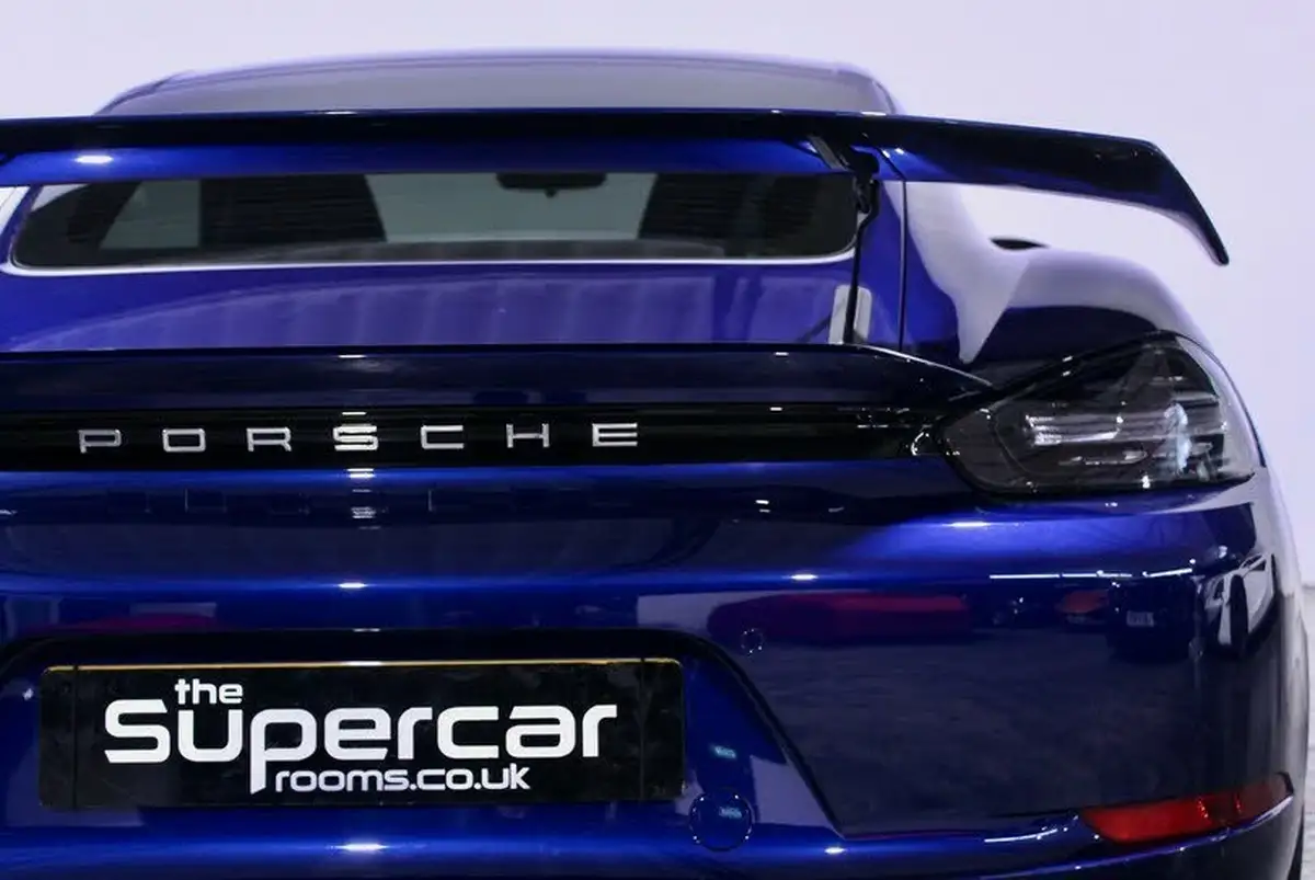 2020-porsche-cayman-718-40-cayman-gt4-big-42