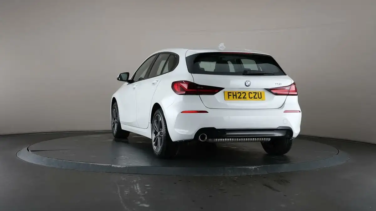 2022-bmw-1-series-big-49