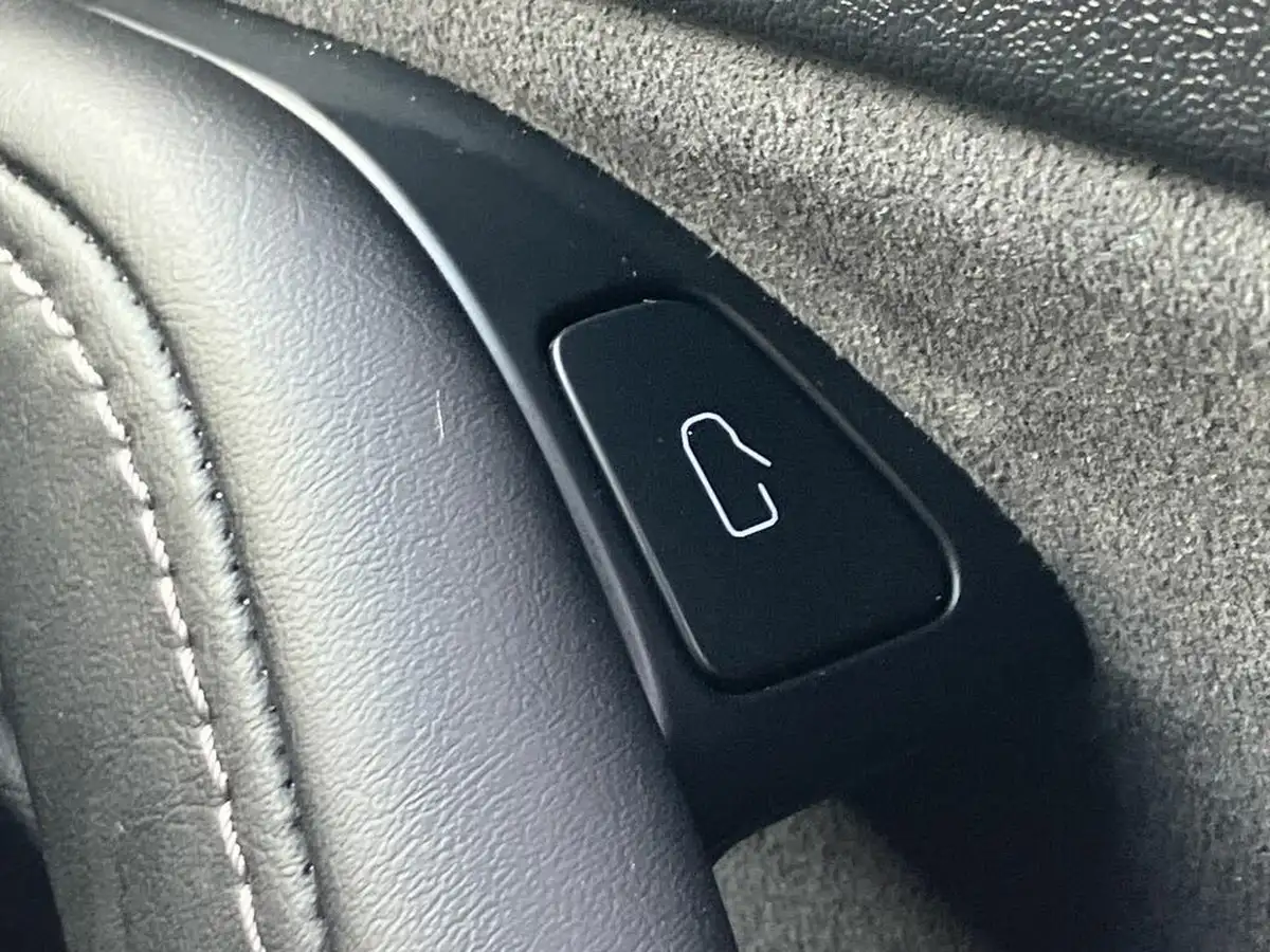2023-tesla-model-y-e-rwd-big-34