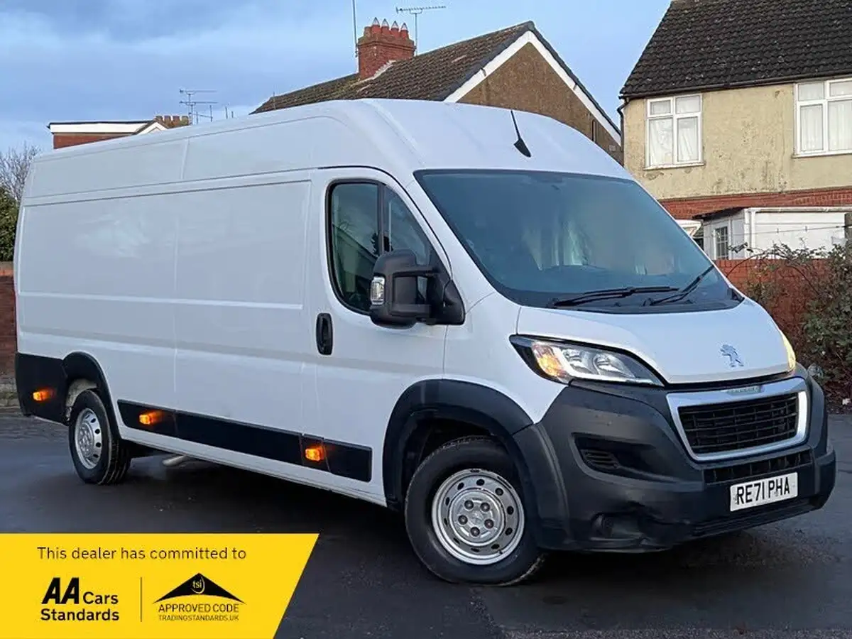 2021-peugeot-boxer-22-bluehdi-professional-435-l4-h2-140bhpeu6dt-big-0