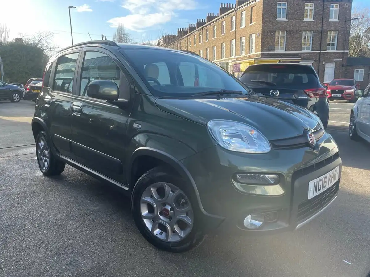 2016-fiat-panda-13multijet-trekking-95bhp-big-2