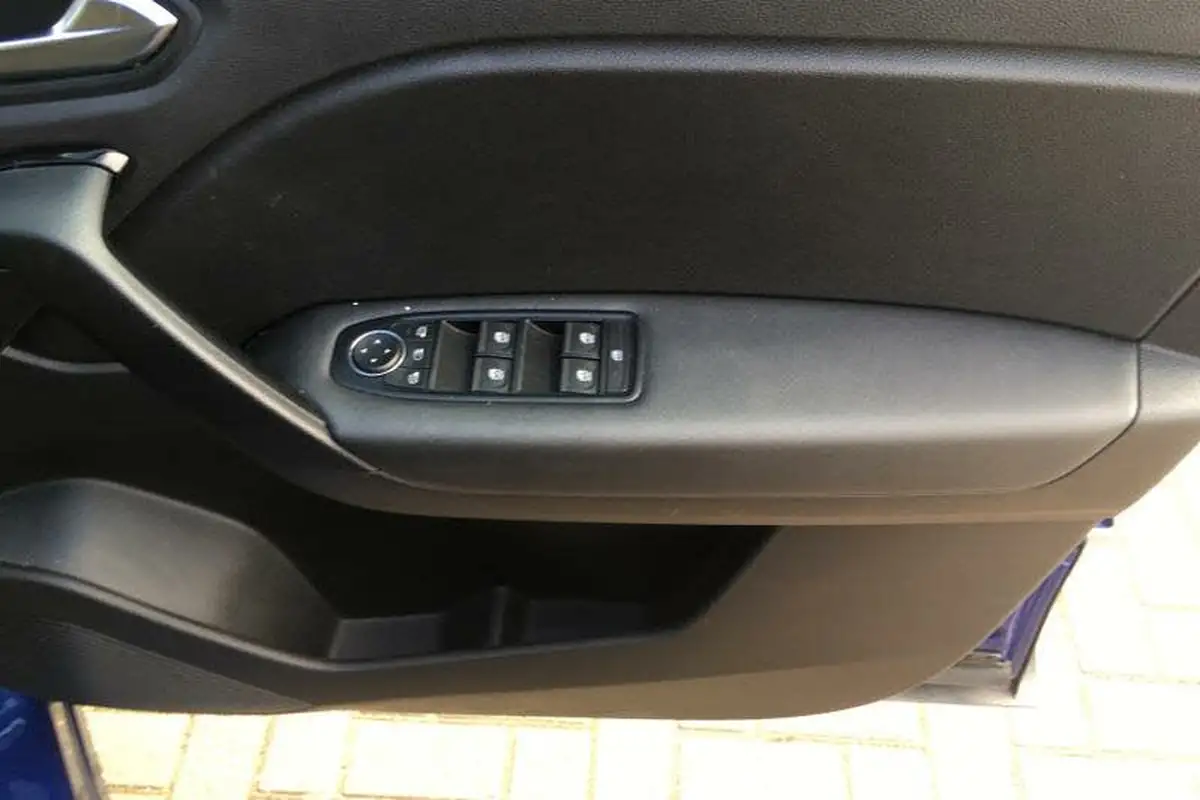 2020-renault-captur-13-tce-iconic-130bhp-edc-auto-big-15