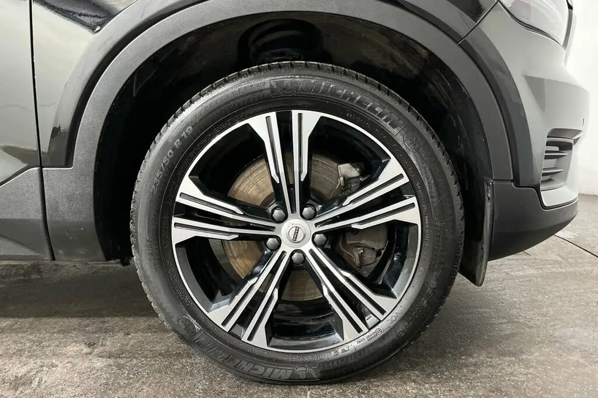 2021-volvo-xc40-15-t4-inscription-208bhp-big-10
