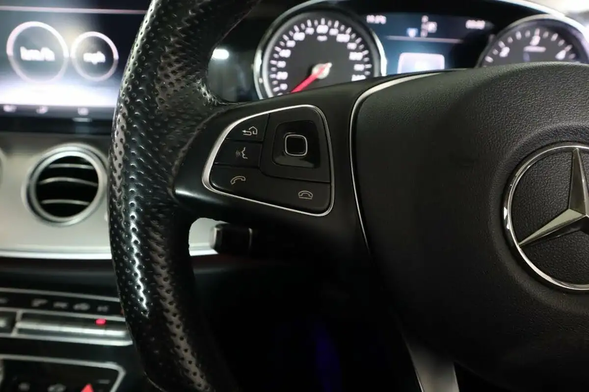 2018-mercedes-benz-e-class-20d-e220d-se-premiumss-saloon-4d-big-38