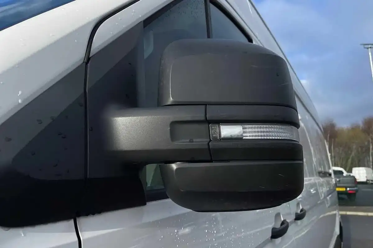 2022-volkswagen-crafter-20tdi-cr35-lwb-trendline-140pseu6dt-e-auto-big-24