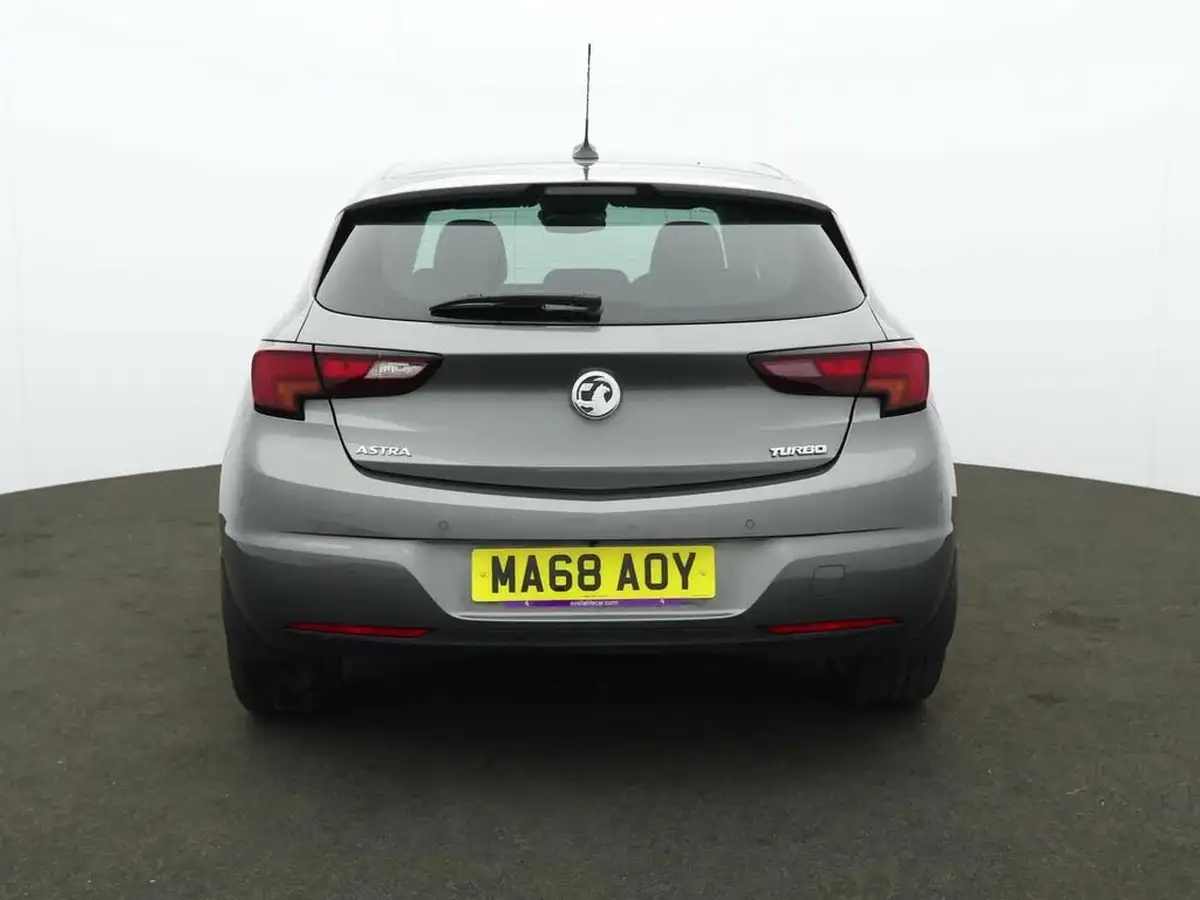2018-vauxhall-astra-14i-sri-hatchback-big-2