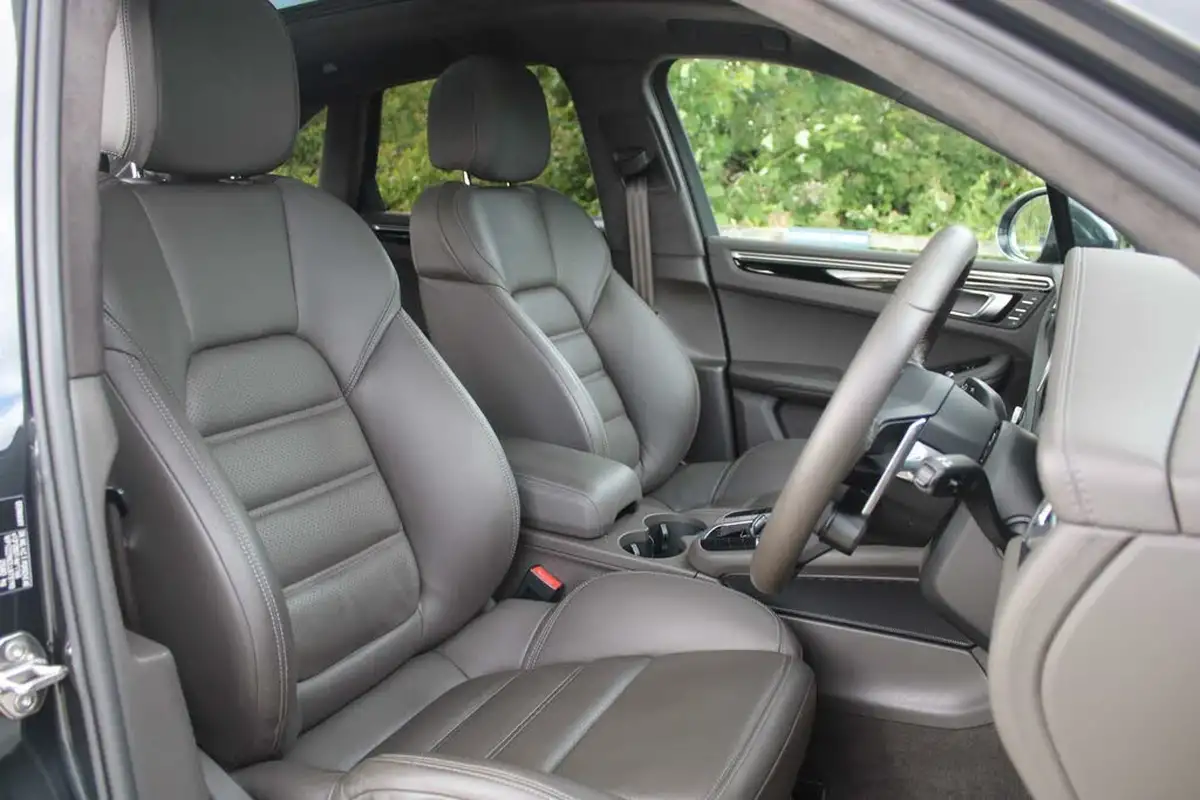 2020-porsche-macan-29-v6-turbo-big-3