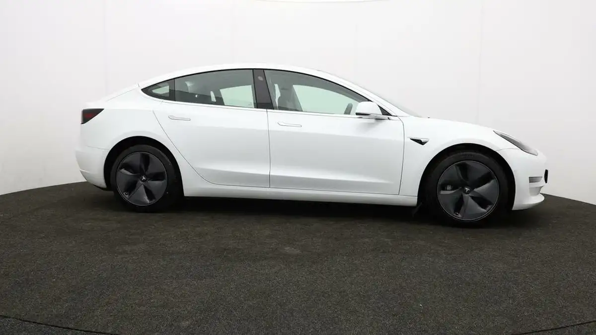 2019-tesla-model-3-e-long-range-4x4-big-33
