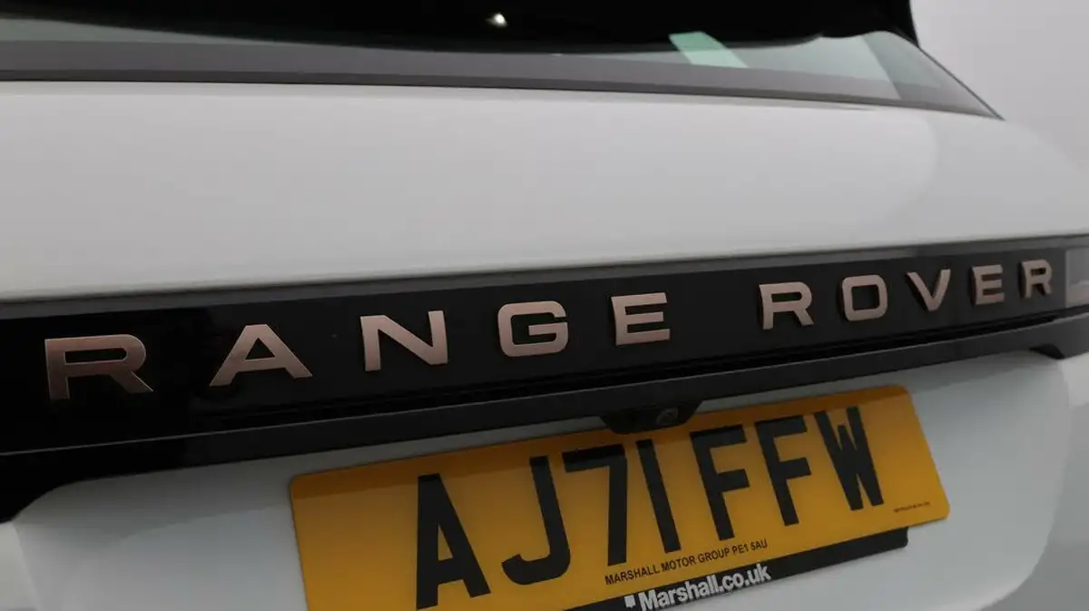 2022-land-rover-range-rover-evoque-15-p300e-autobiography-big-22