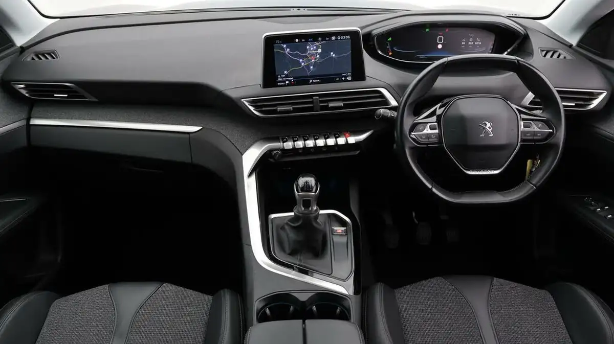 2019-peugeot-3008-suv-12-puretech-allure-big-13