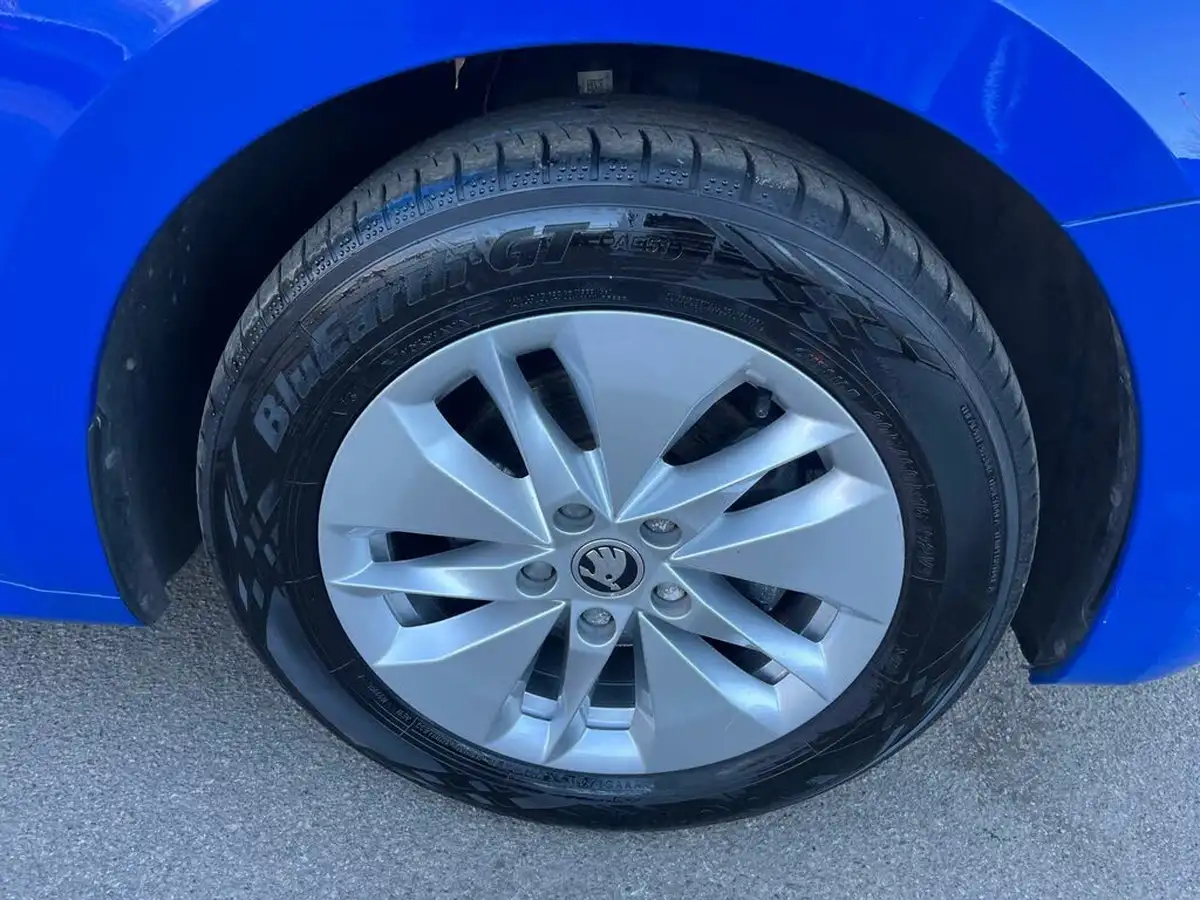 2020-skoda-octavia-20tdi-se-technology-115ps-scr-estate-big-12