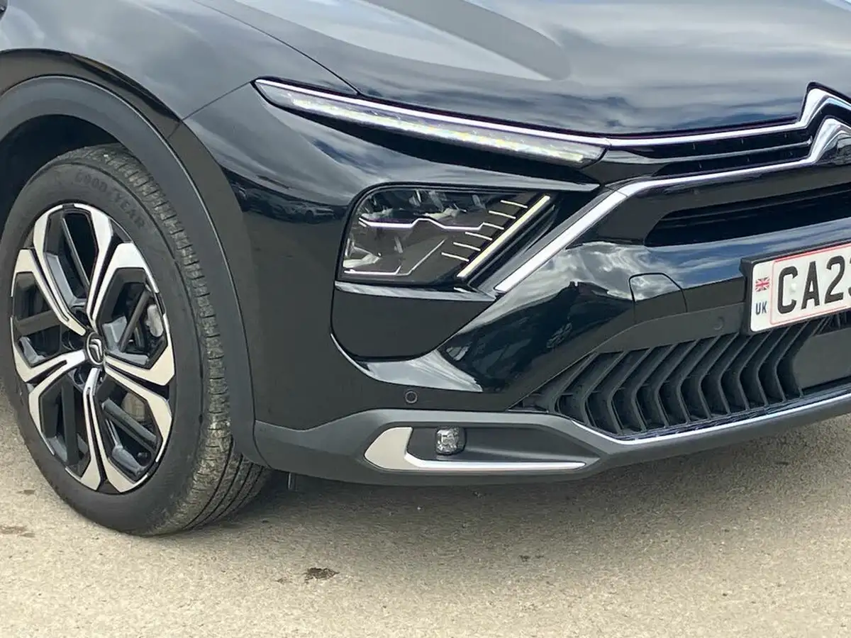 2023-citroen-c5-x-12-puretech-shine-plus-big-37