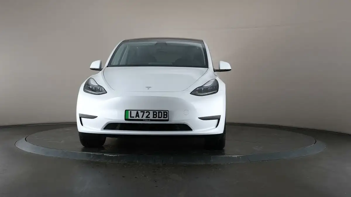 2022-tesla-model-y-e-rwd-big-2