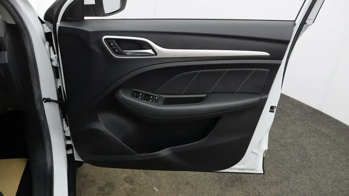 2020-mg-zs-suv-e-exclusive-ev-big-14
