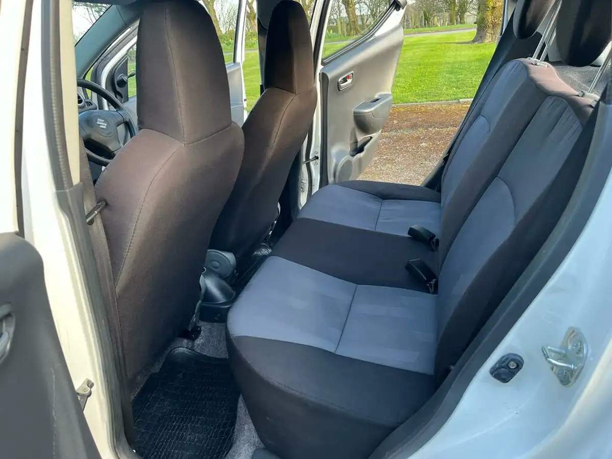 2015-suzuki-alto-10-sz-big-14