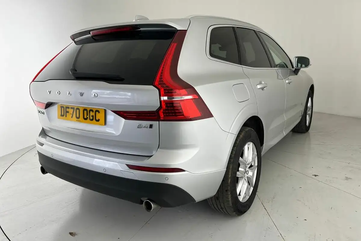 2021-volvo-xc60-20td-b4-momentum-awd-big-21