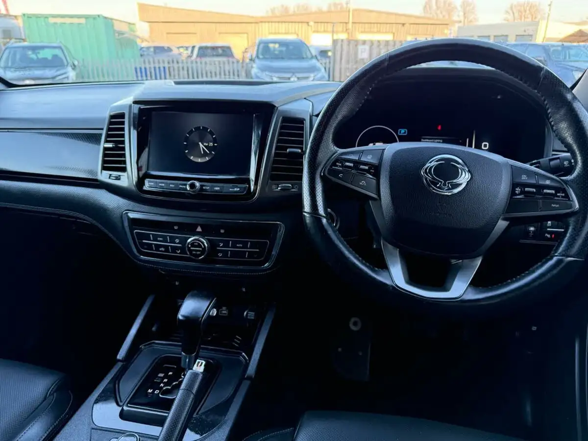 2022-kgm-ssangyong-musso-22td-saracen-202pseu6d-big-28
