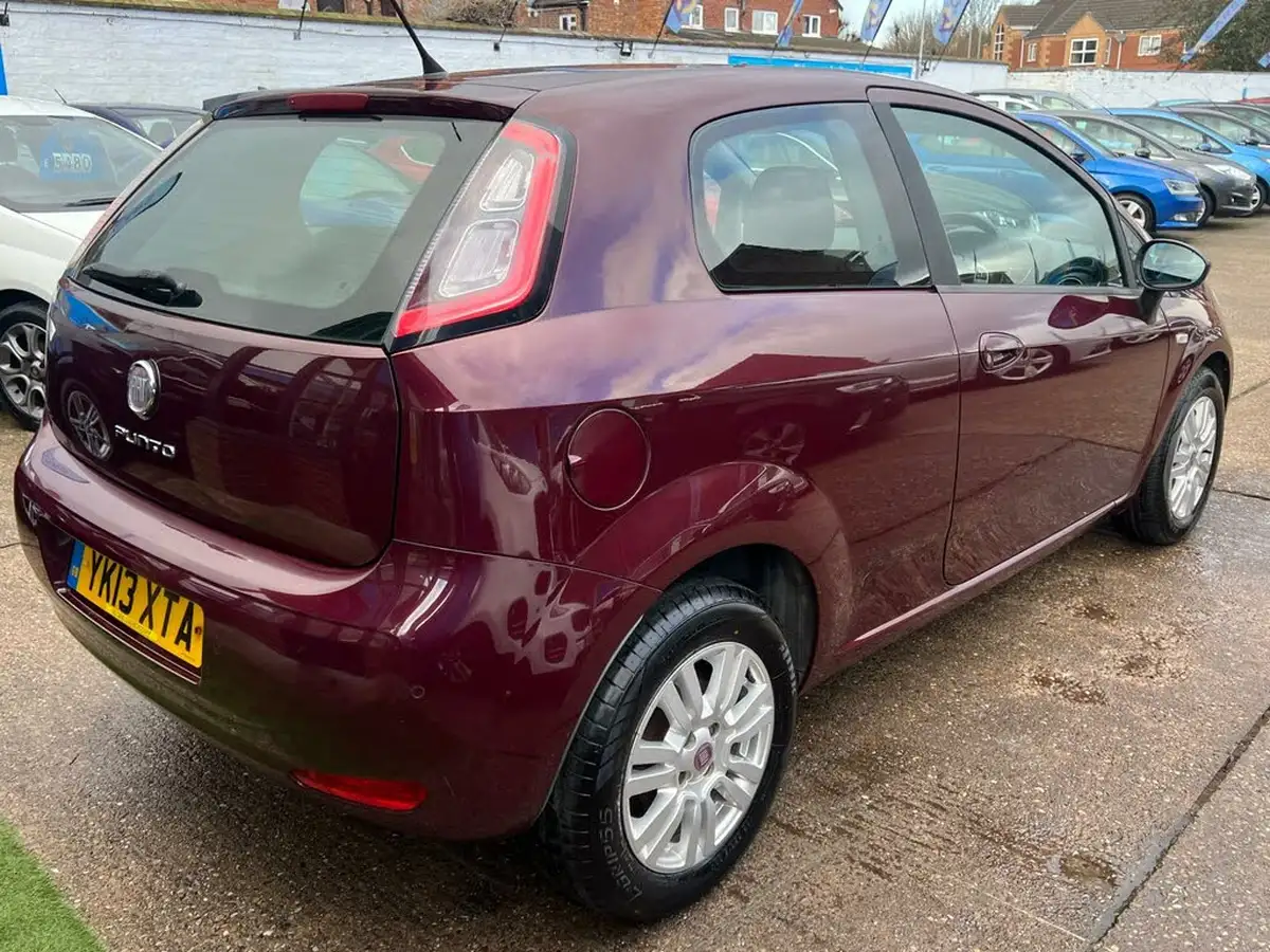 2013-fiat-punto-14-easy-8v-77bhp-brio-3d-big-13