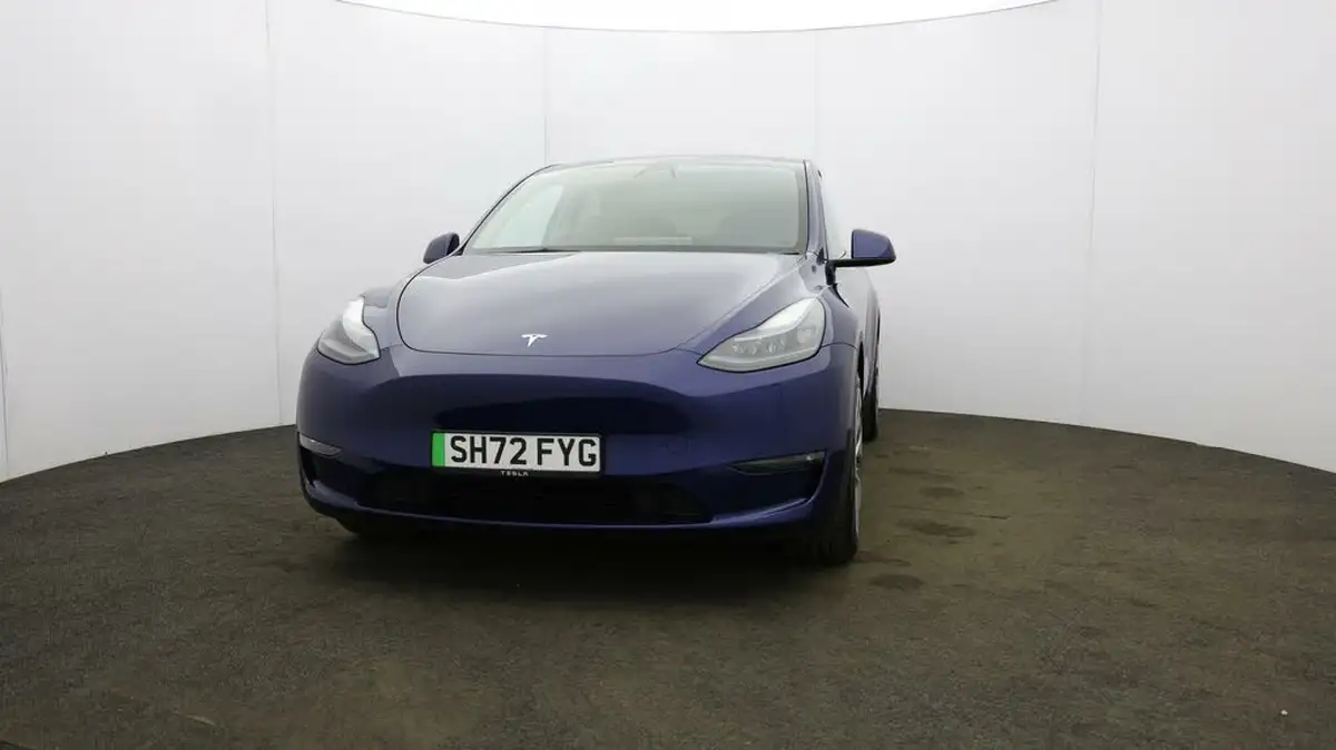 2022-tesla-model-y-e-long-range-big-34