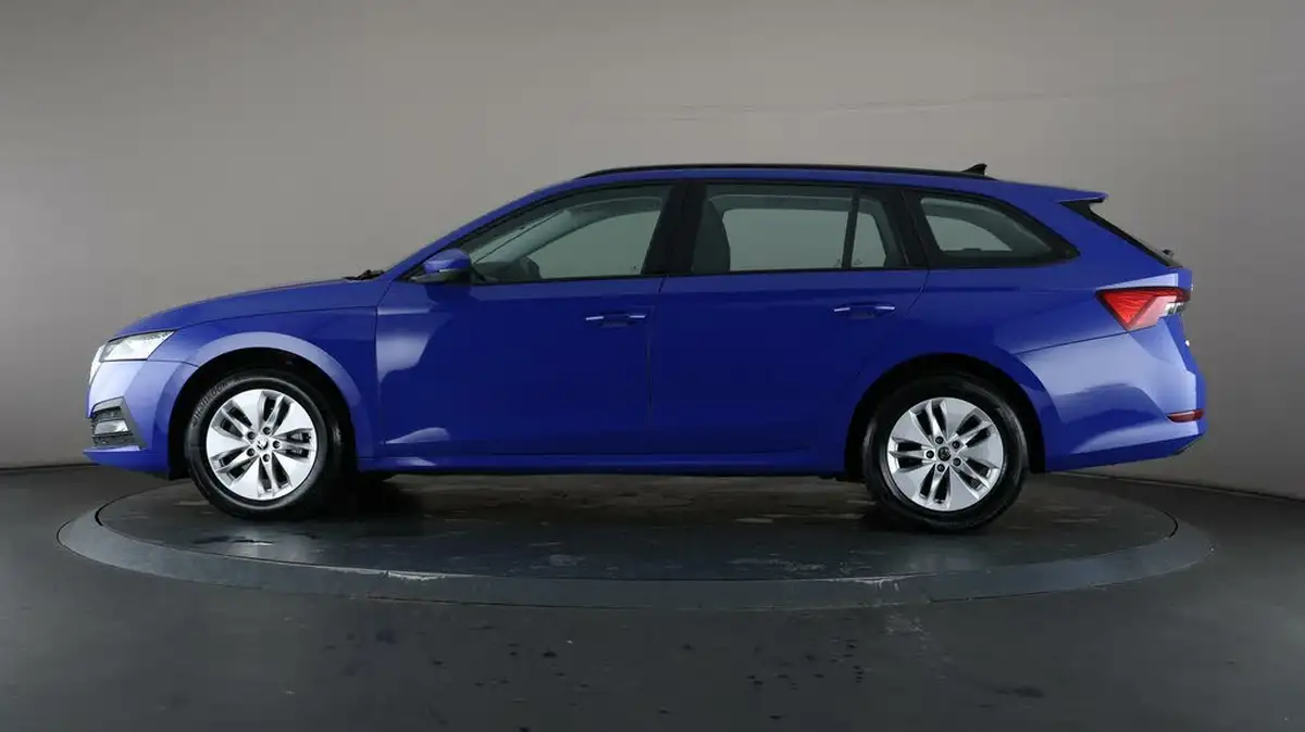 2021-skoda-octavia-20tdi-se-technology-115ps-scr-estate-big-4