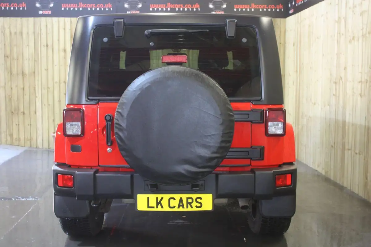 2015-jeep-wrangler-28crd-sahara-3d-big-7
