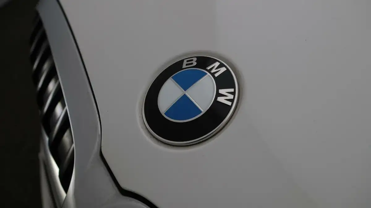 2020-bmw-3-series-20-330e-m-sport-tech-pack-touring-5d-big-22