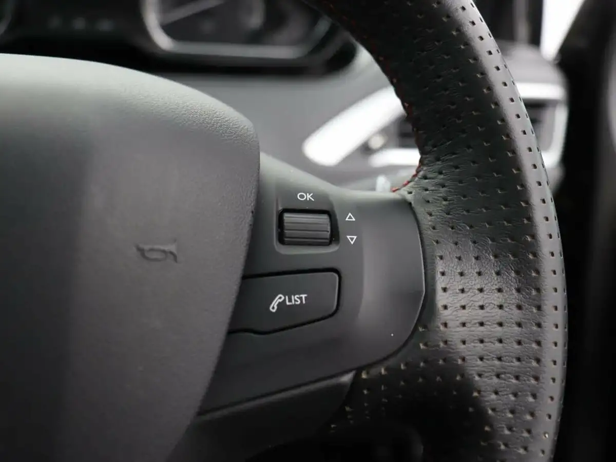 2018-peugeot-2008-suv-16bluehdi-gt-line-120bhp-ss-big-31