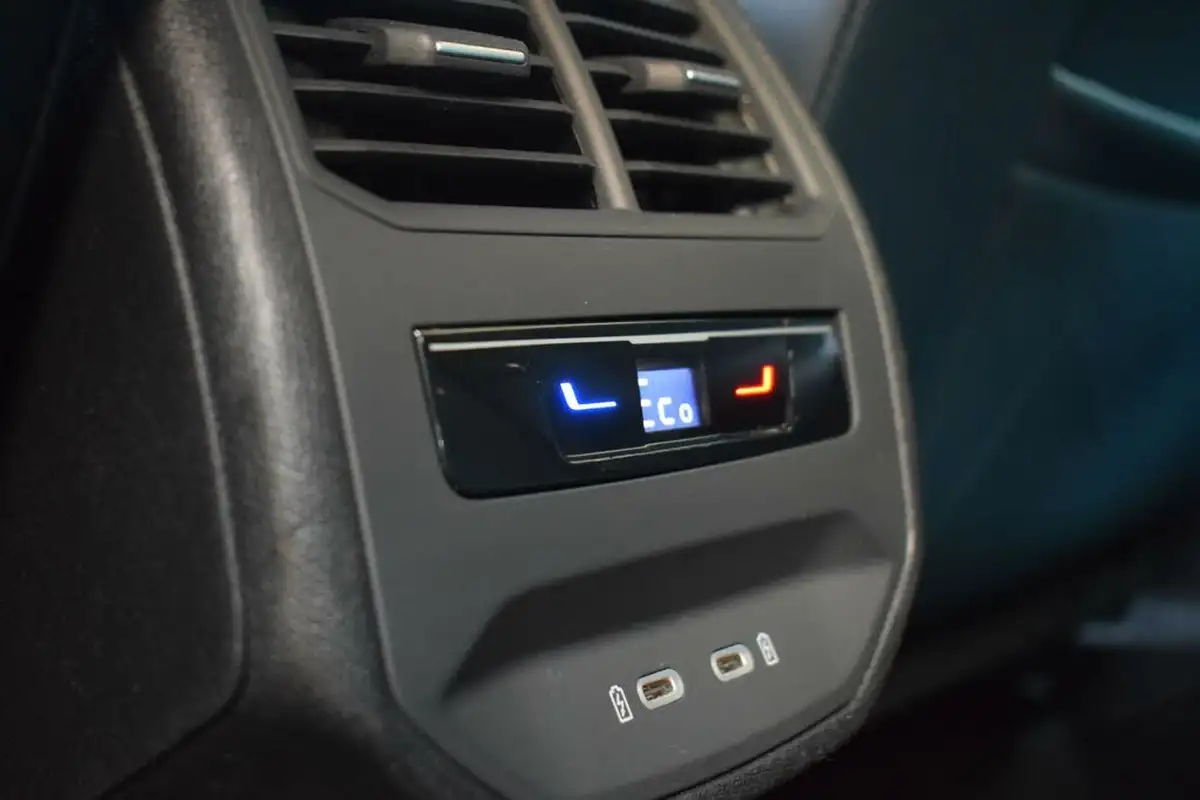 2021-cupra-formentor-14-e-hybrid-vz2-big-20