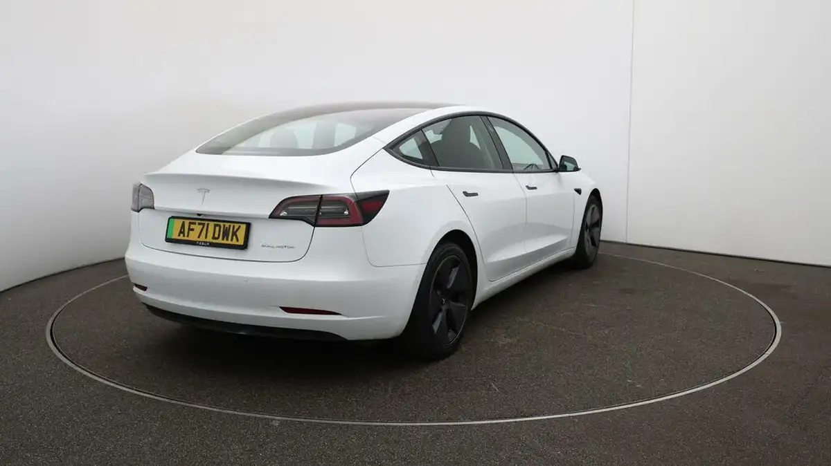2021-tesla-model-3-e-long-range-awd-big-46