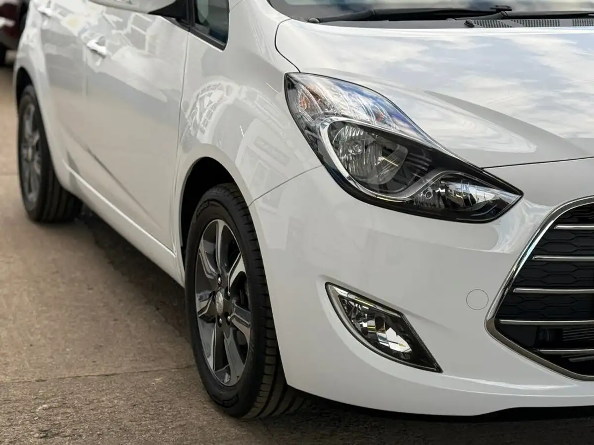 2019-hyundai-ix20-16-se-auto-big-8
