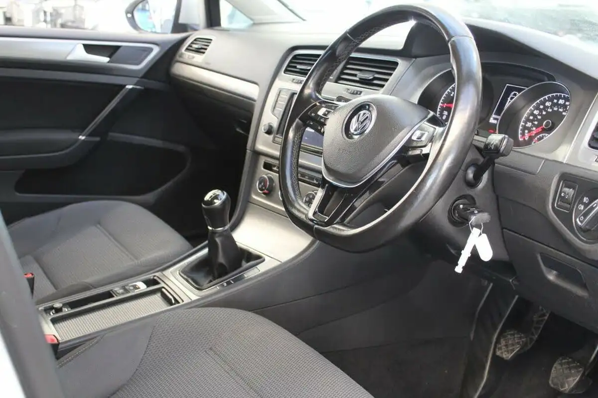 2017-volkswagen-golf-10-tsi-match-bluemotion-edition-5d-dsg-big-40