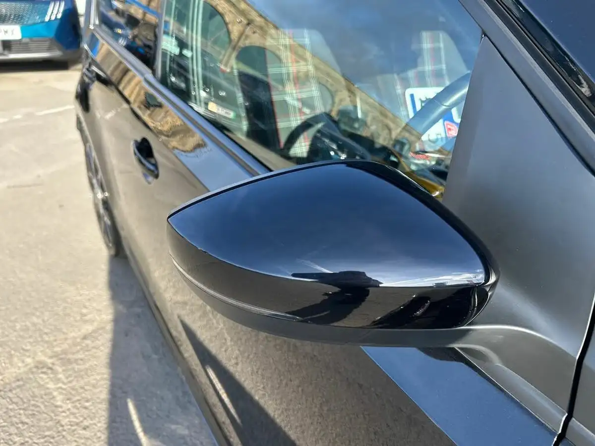 2022-volkswagen-up-10-gti-5d-big-24