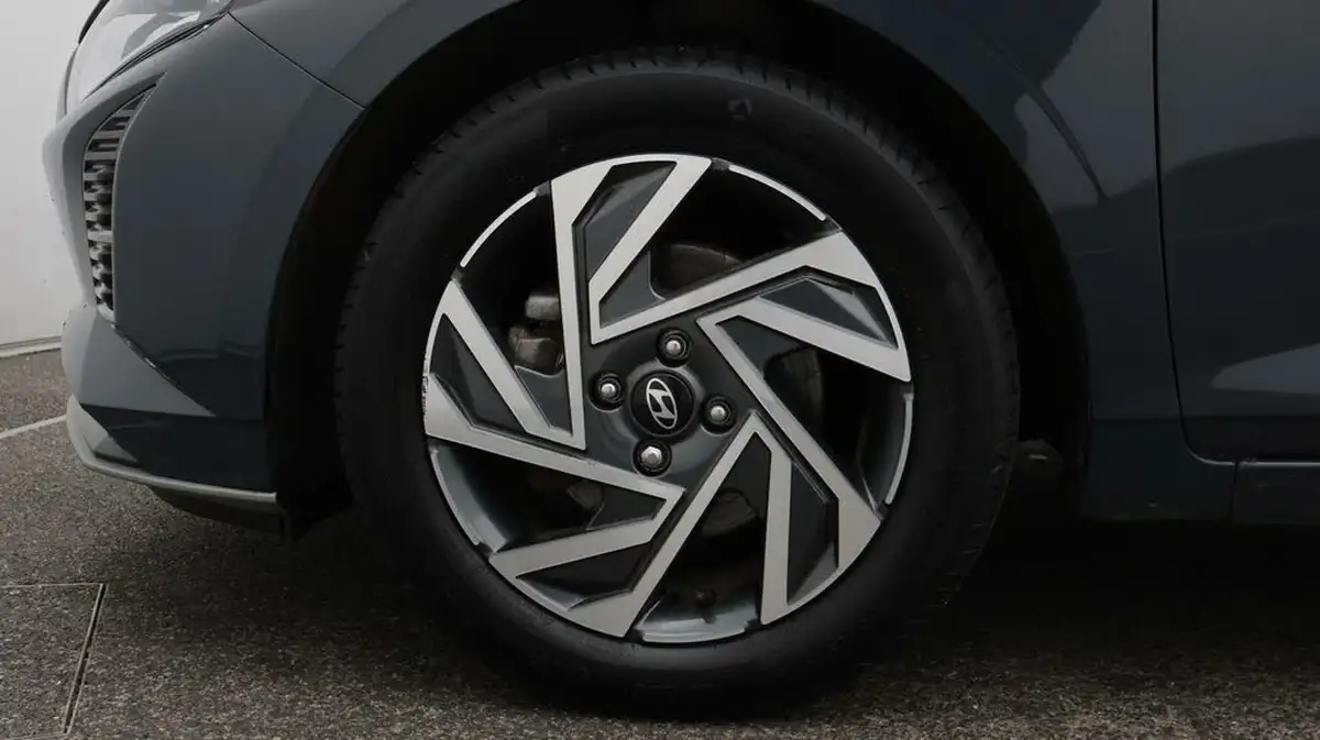 2024-hyundai-i20-10-t-gdi-advance-big-18